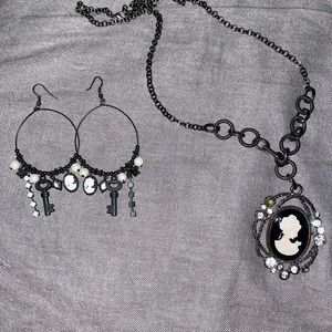 Black & White Silhouette Jewelry Set